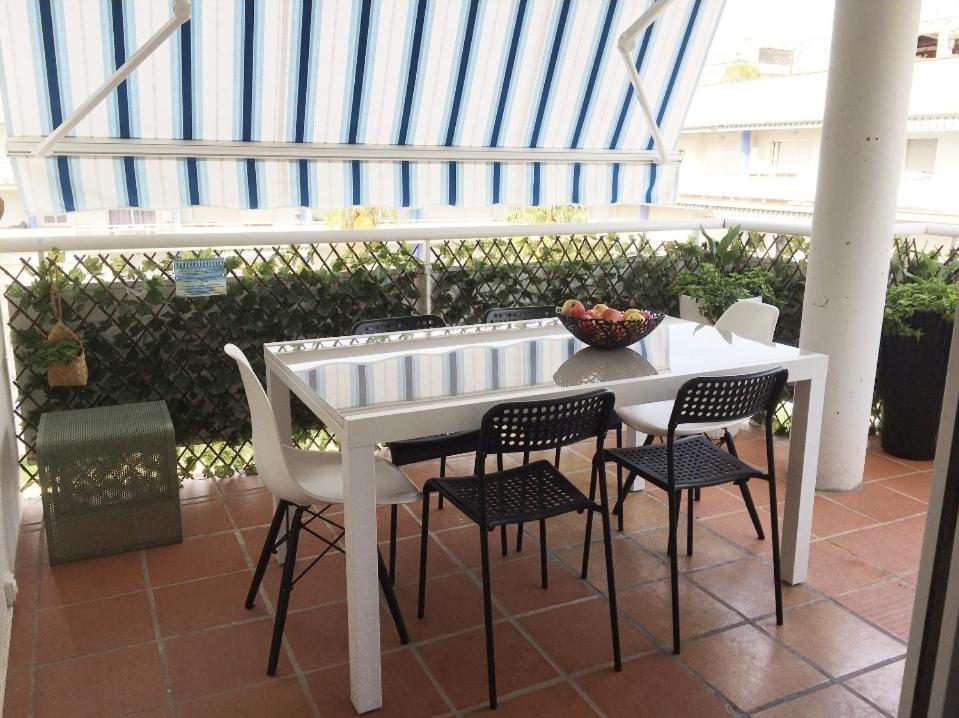 Superbe Appartement Avec Solarium Et Piscine Communautaire Roses Eksteriør bilde